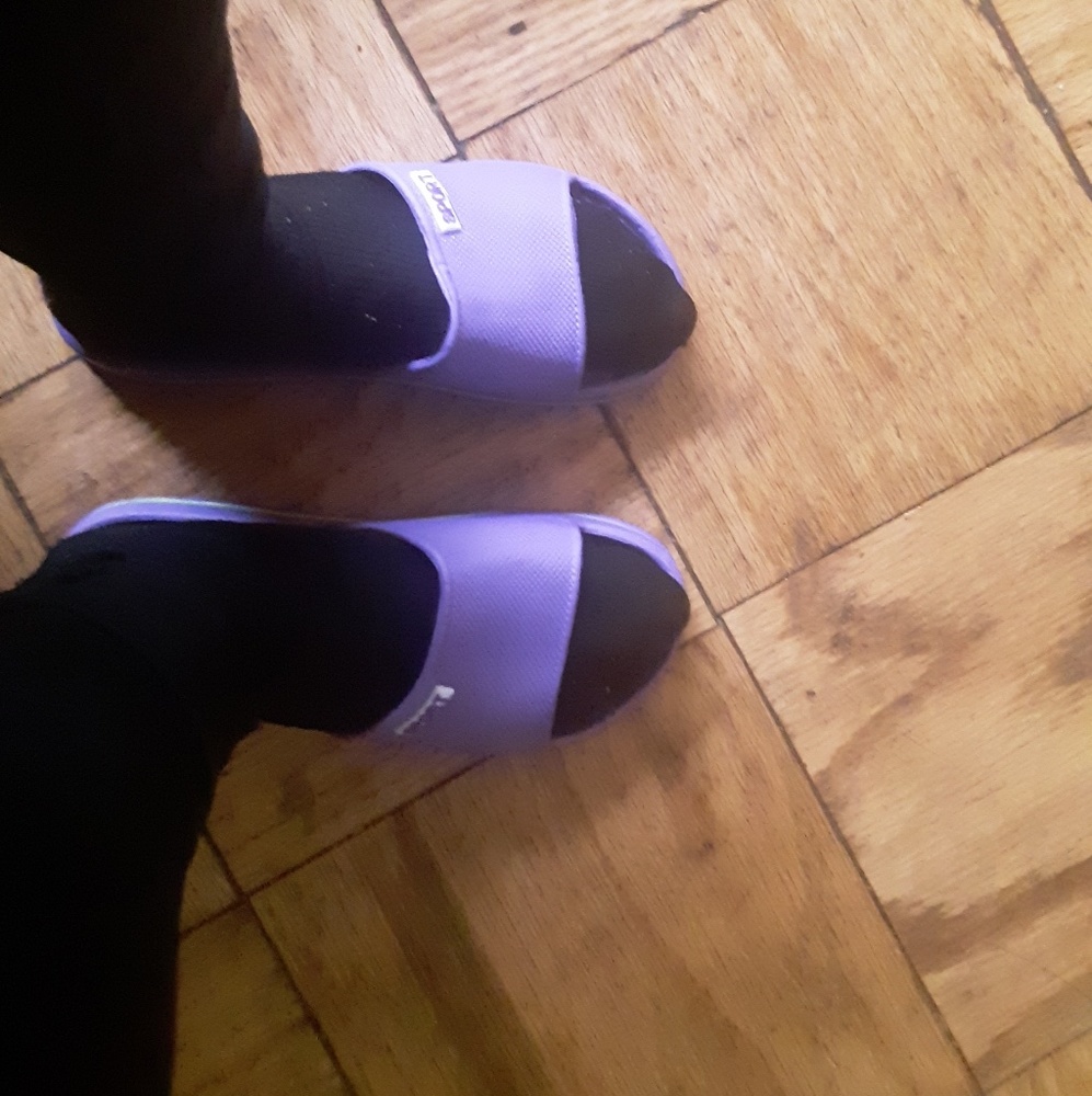 Slippers - Picture 2 of 3